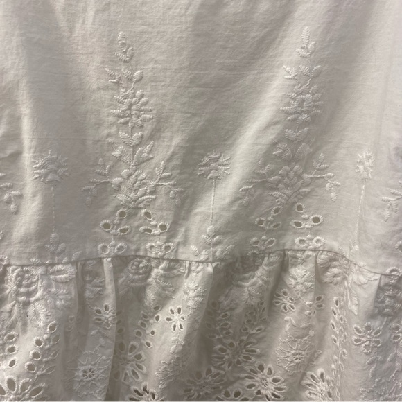 2/$18 Vero Moda White Flower Lace Cropped Tank Top Spring Size M - Picture 3 of 5